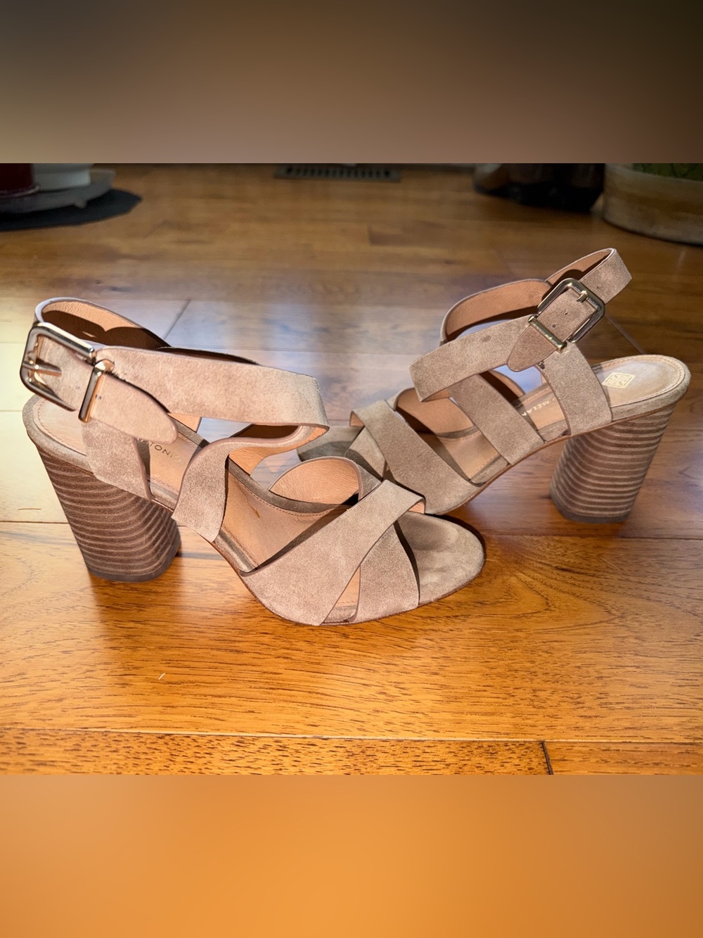 Antonio Melani Beige Genuine Leather Suede Crisscross Strappy Block Heels Size 7